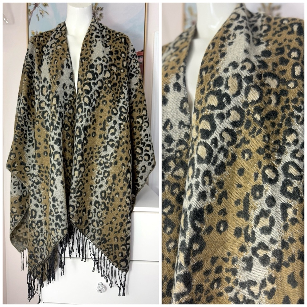 Womenโs Khaki Leopard Cheetah Print Fringe Shawl Poncho Wrap Scarf One Size